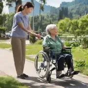 如何改善高龄失能者生活质量并在必要时进行及时转介治疗或长期照料等工作？