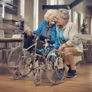 在过去几年里我们是否已经看到了任何创新性的技术应用于养老行业中的例子？如果有了这些新科技是如何改善老人的生活质量以及减少孤独感等方面的影响的？