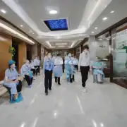 上朗养老服务院重庆的员工数量及其专业背景是怎样的？他们对老年护理方面的专业知识水平有多高？