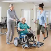 是否有专门为老年人设计的康复设备来帮助其恢复功能并提高生活质量？